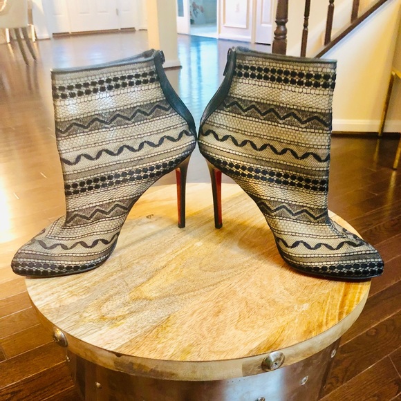 ❌SOLD❌Lace Louboutins - Picture 4 of 8